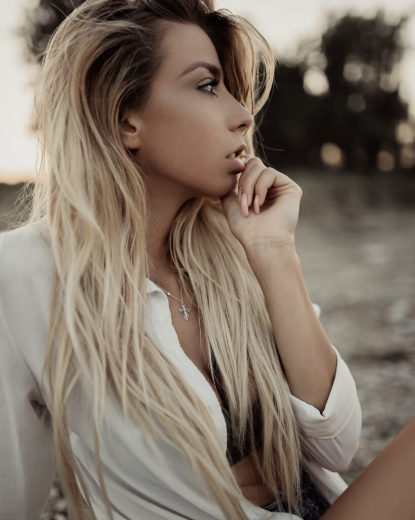 capelli biondi sculptoning e balayage
